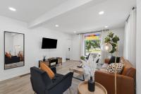Depot Town 2BR Townhouse - Workspace and Sleep 4 - B&B Ypsilanti