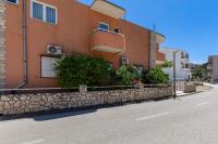 Apartments by the sea Igrane, Makarska - 25486 - Ferienwohnung Igrane