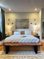Forest Breeze - Studio Downtown with King Bed Unit 409 - B&B Halifax