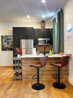 Forest Breeze - Studio Downtown with King Bed Unit 409 - B&B Halifax