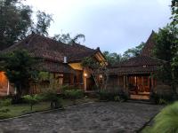 The Villas Joglo Trisaputran - B&B Soprayan