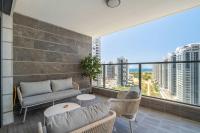 Coastal 4BR Apt l Balcony & Mamad -Bldg Renovation - B&B Bat Yam