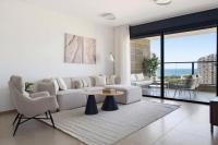 Coastal 4BR Apt l Balcony & Mamad -Bldg Renovation - Ferienwohnung Bat Jam