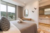 The Mira Hermanus Penthouse Pool Haven 404 - Bed and Breakfast Hermanus