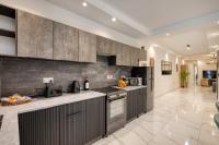 Urban Haven - Stylish 2BR Apartment with Lift & Balconies - B&B Gżira