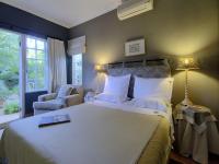 Queen Room with Garden View