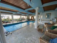 Coastal family home, sea views, indoor pool - Ferienwohnung Staines-upon-Thames