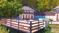 Inas & Lemia Poolside Haven - B&B Kostel