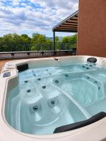 Prestige Rooftop Apartments Viva with Hot Tub - Chambres d'hôtes Maribor