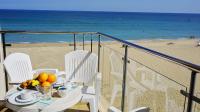 Seafront Apartment in Obzor Beach resort - Chambres d'hôtes Obzor
