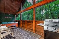 Cute Couples Cabin with Hot Tub Theater Fire Pit - B&B Sevierville