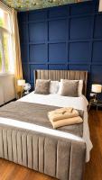 The Warldorf, King Size and Twin Apartment by The Hive WA1 - B&B Warrington