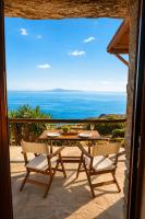 Aegean Stone House - Infinite Sea Views - B&B Zaganiáris