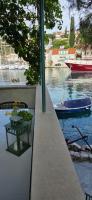Seafront Heritage Stay, Stomorska Center Apt - B&B Stomorska