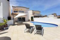 LEON INMO Luxusvilla Coral - 10190 - Chambres d'hôtes Empuriabrava