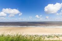 Wonderful 6 Berth Caravan For Hire By A Stunning Norfolk Beach Ref 19006Sd - B&B Scratby