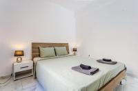 Cozy Apartment 1 Min to the Beach - B&B Larnaka