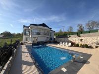 Villa Berisha - B&B Mazgit