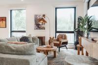 The Corner Stoke by Revelstoke Vacations - Chambres d'hôtes Revelstoke