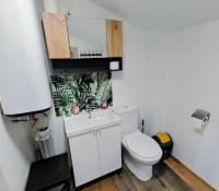 Camera Matrimoniale con Bagno in Comune 