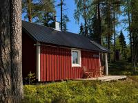 Secluded lake house with a private jetty and a boat - B&B Fredrika