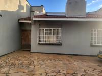 2 Bed Cottage close to Westgate Shopping Centre - B&B Harare