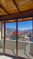 Beautiful and modern apartment steps from the Plaza - Ferienwohnung Huaraz