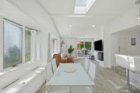 Modern Hampton Bays Cottage near BEACHES & TOWN cottage - B&B Hampton Bays
