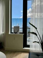 CONVENIENT SPACIOUS BRIGHT NEW MODERN PENTHOUSE 3BR2BA BALCONY APt - B&B Brooklyn