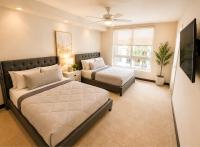 Weho Huxley Haven Modern 2BR with FREE PARKING - B&B Los Angeles