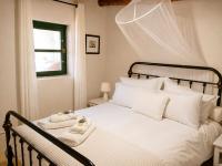 Old Corner Cottage - B&B McGregor