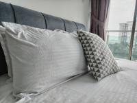 Mount Austin IKEA Toopen 10 mins - B216 Pool View - B&B Johor Bahru