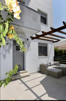 Charming Greek-Style Guest House - B&B Ialysós