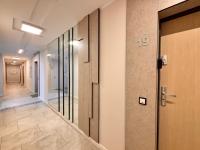 Centaur Apartment with Terrace near Airport - B&B Owczarnia