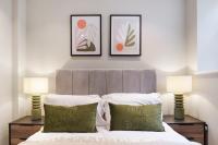 Opulent Hampstead House with Serene Stream Views - B&B Londres