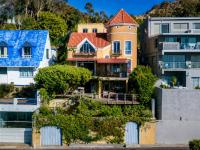 'Cardamom House', Enchanting Vacation Home 2 min from the Beach, Sleeps 5 - Bed and Breakfast Gordon’s Bay