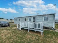 Superb 10 Berth Caravan With Decking At Seawick Holiday Park, Essex Ref 27918Sw - B&B Clacton-on-Sea