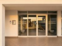 '24 Gordonia', Spacious Condo - Sleeps 7, Sea Front, Easy Beach access - B&B Gordon’s Bay
