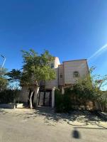 شقة واسعة بحي الدوحة لـ 10 أشخاص 6دقائق للبحر - Bed and Breakfast Yanbu