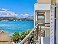 One-Bedroom Apartment - Sea Side