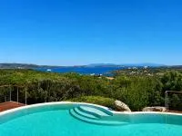 Four Suite With Pool - B&B Baja Sardinia