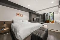 Terrace Studio Retreat w BBQ and AC - Bed and Breakfast Broughton Vale