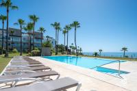 Horizon Beach Frontline 2BR with Terrace & Garage - Ferienwohnung Estepona