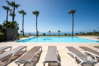 Horizon Beach Frontline 2BR with Terrace & Garage - B&B Estepona