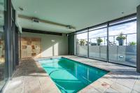 Stunning 10th floor 2-bedroom w Ocean Views- Blouberg - B&B Bloubergstrand