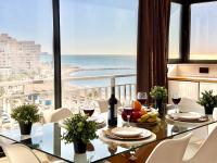 Premium Apartment Beachside Views by TuriVida - Bed and Breakfast Fuengirola