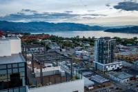 Spectacular View, Downtown 1 Bd at Brooklyn 2111 - B&B Kelowna