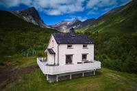Vintage Godfjord Cabin - B&B Sortland