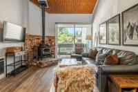 Stylish in Central Mammoth! 2 Bed 2 Bath Loft - B&B Mammoth Lakes