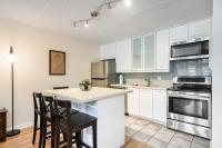 Dawson Haus - 2 Bedroom Condo in Collingwood - Bed and Breakfast Collingwood